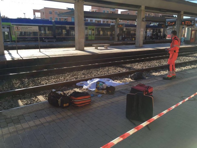 Tragedia alla stazione di Civitanova: muore travolta dal treno
