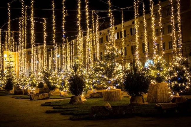 Piazza del Popolo, un Natale da un milione di luci - Cronache Maceratesi (Registrazione)