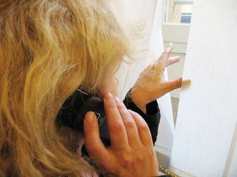 Botte a moglie e figlia, arrestato
