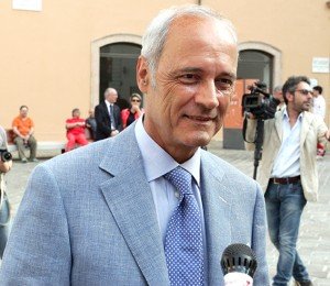 Donazione_Ambulanze_Fondazione_Carima-10-300x260