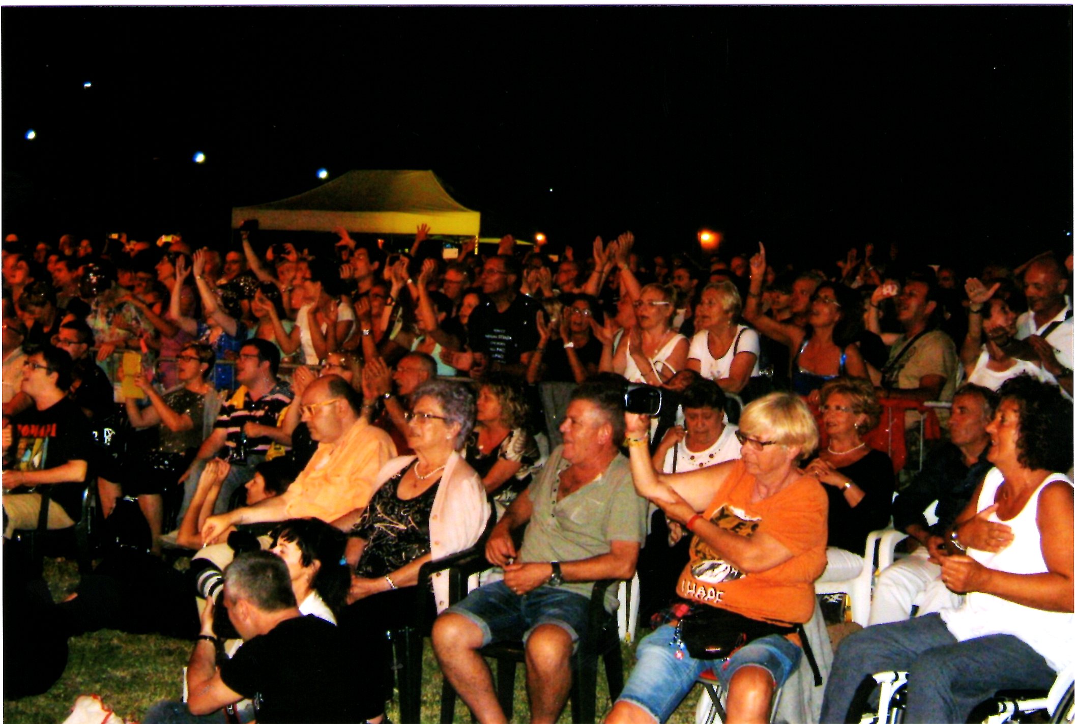 Solidariet Ed Emozioni Per Il Concerto Dei Nomadi Cronache Maceratesi