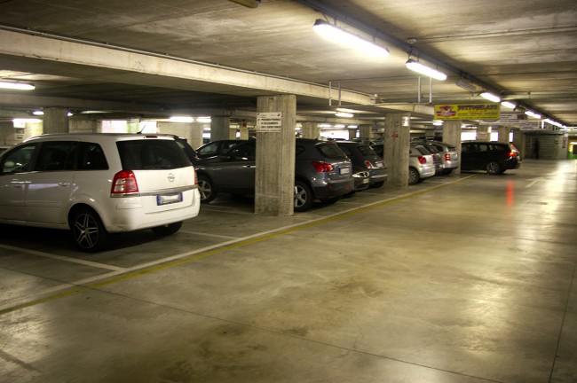 Caccia al parcheggio Park S maglia nera Cronache Maceratesi