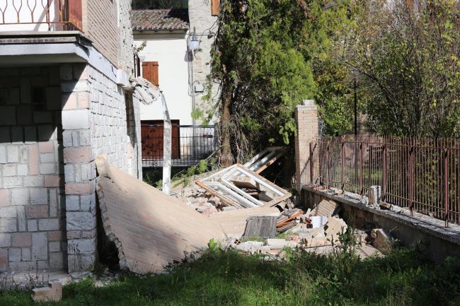 terremoto-Ussita-crolli-Sasso_foto-LB-7-650x433