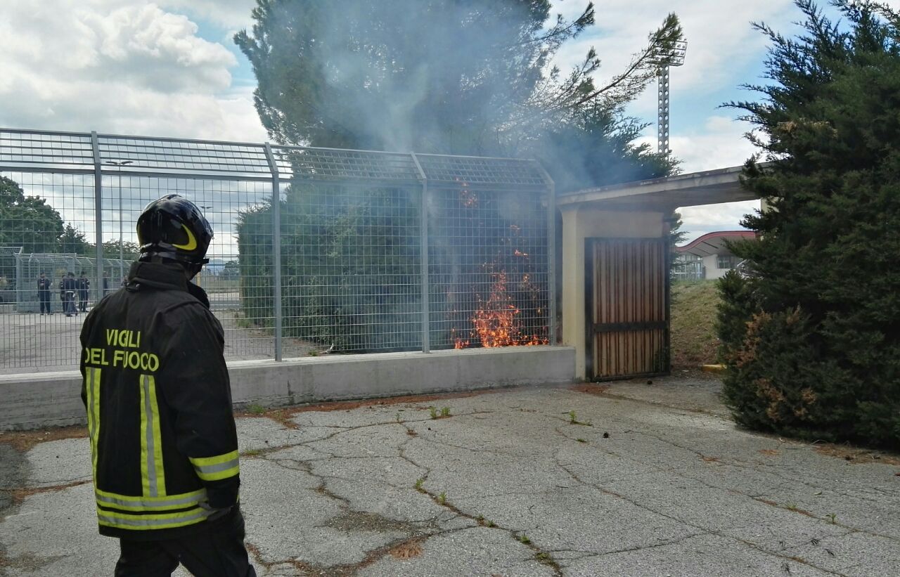 Fumogeni durante una partita, condannato