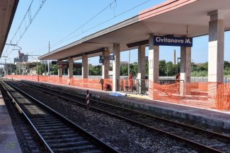 malore-in-stazione-civitanova-5-325x217