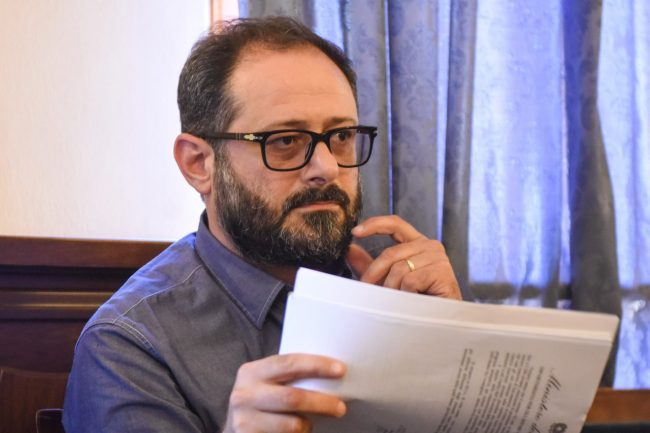 Sta uscendo il tuo cugino passo male