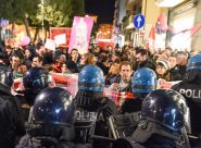 Oltre 300 in piazza contro Pillon, <br> momenti di tensione <br> al corteo di protesta <span>(FOTO/VIDEO)</span> Oltre 300 in piazza contro Pillon, <br> momenti di tensione <br> al corteo di protesta <span>(FOTO/VIDEO)</span>
