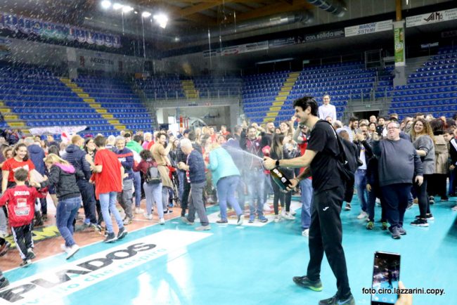 Volley, Civitanova campione a Berlino: battuta Kazan 3-1 Volley, Civitanova campione a Berlino: battuta Kazan 3-1