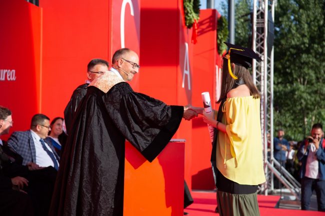 La festa di laurea con gadget ecosostenibili: al via l'iniziativa Unicam -  Picchio News - Il giornale tra la gente per la gente