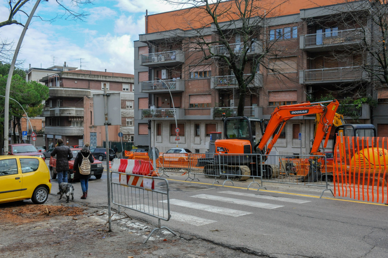 Viale Martiri della Libertà, commercianti in coro: «Bene i lavori ma