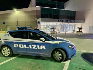 centro-commerciale-cuore-adriatico-polizia-carabinieri-1-325x244