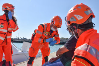 esercitaizone-area-portuale-guardia-costiere-vdf-soccorsi-croce-verde-porto-civitanova-FDM-2-325x217
