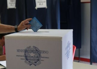 ballottaggio-votazione-elezioni-2015-111-1024x682-1-325x231