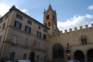 piazza-unità-ditalia-montecassiano