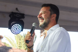 matteo-salvini-allo-shada-civitanova-FDM-5-325x217