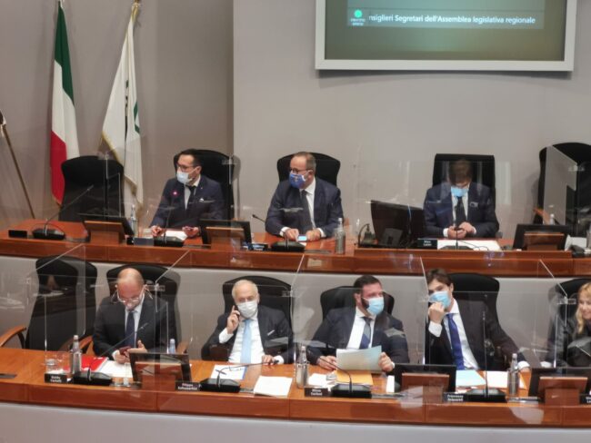 gianluca_pasqui_consiglio_regionale-4-650x488