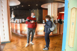 simone-iuale-la-rosa-dei-venti-monte-san-giusto-FDM-1-325x217