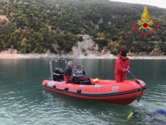vigili-del-fuoco-recupero-lago-di-fiastra-2-325x244