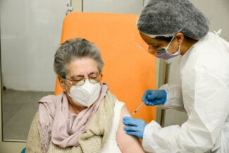 Vaccinazioni_Over80_FF-25-325x217