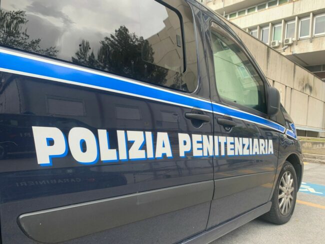 tribunale-macerata-polizia-penitenziaria-2-650x488
