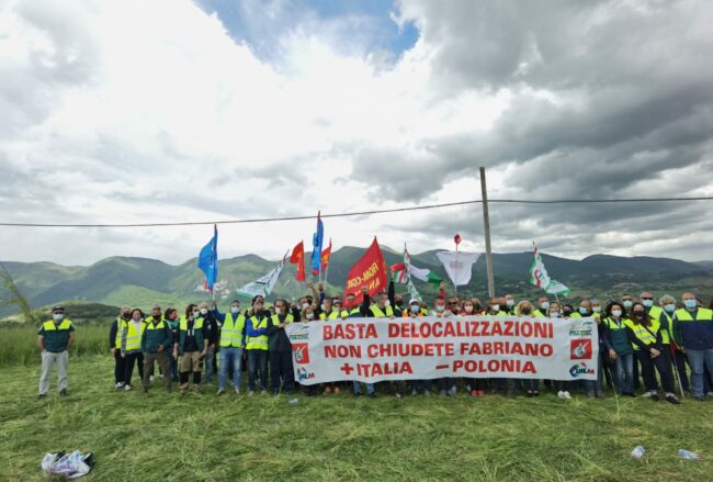 protesta-elica-giro-ditalia1-650x439