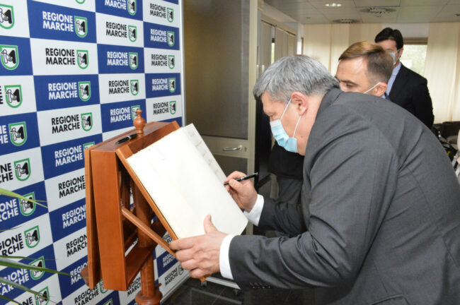 Firma_AmbasciatoreAnatolieUrecheanu_01-650x432