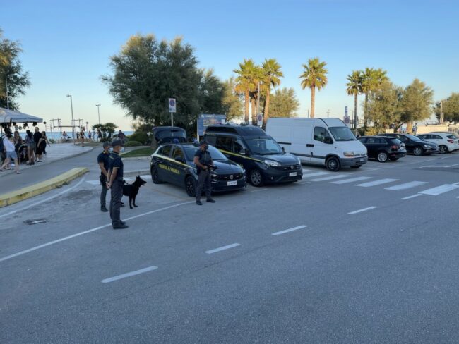 guardia-di-finanza-2-650x488