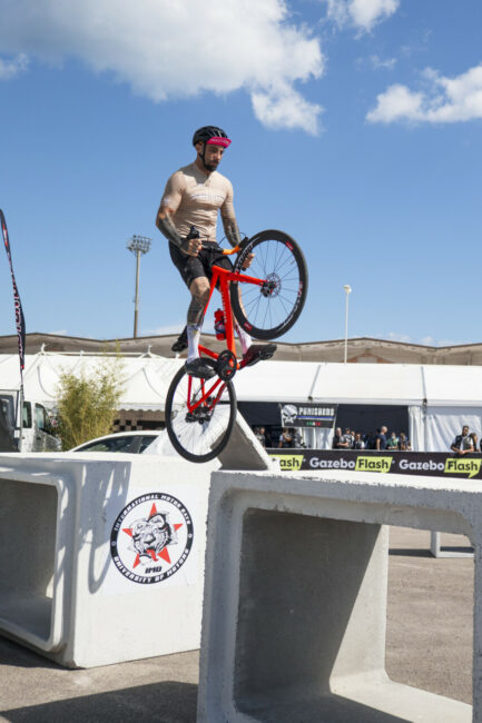 motor-days-7-433x650