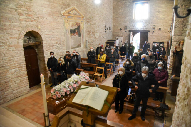 Peppina_Funerale_FF-10-650x434