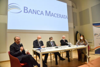 BancaMacerata_FF-4-325x217