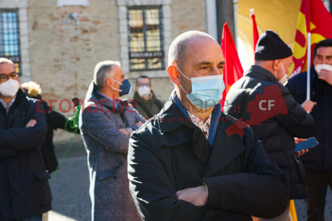 manifestazione-studenti-fermo-lenoci-12-650x433