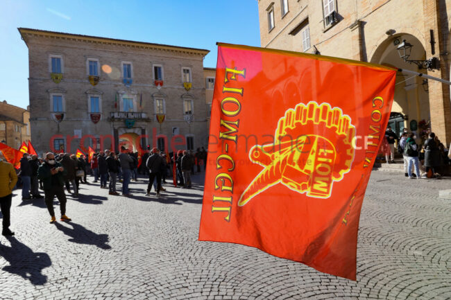 manifestazione-studenti-fermo-lenoci-9-650x433