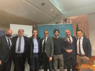 conferenza-stampa-3-325x244