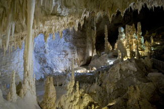 Grotte-di-Frasassi2--325x217