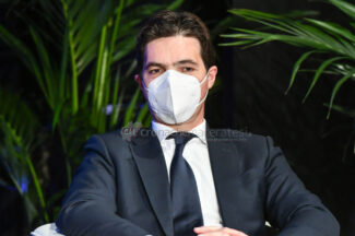 convegno-fratelli-ditalia-fdi-acquaroli-civitanova-FDM-5-325x216