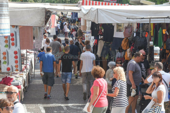 fiera bancarelle mercato piazza xx settembre civitanova - FDM (1)