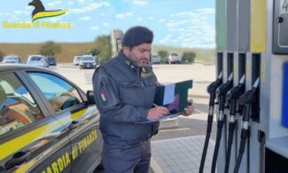 finanza-distributori-benzina1-e1649426734433-325x195