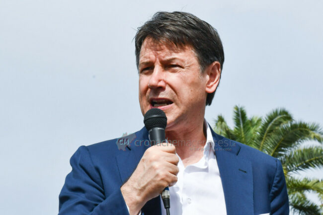 giuseppe-conte-m5s-piazza-xx-settembre-civitanova-FDM-7-650x433