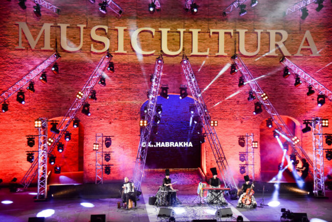 DakhaBrakha_Musicultura_2022_FF-2-650x434