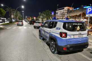 controlli-polizia-lungomare-sud-civitanova-FDM-10-325x217