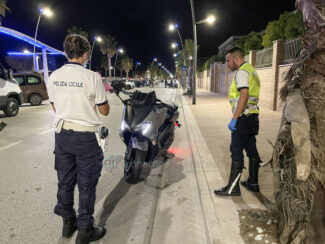 incidente-mortale-scooter-viale-matteotti-lungomare-centro-polizia-vigili-urbani-civitanova-FDM-8-325x244