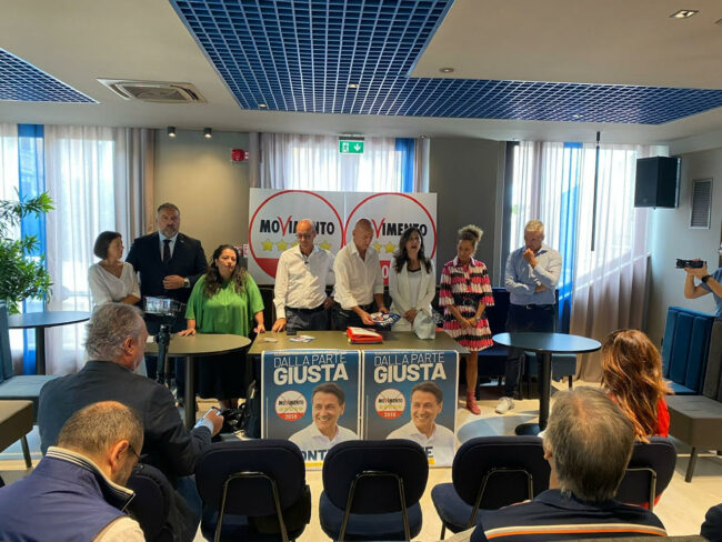 presentazione-m5s-650x488