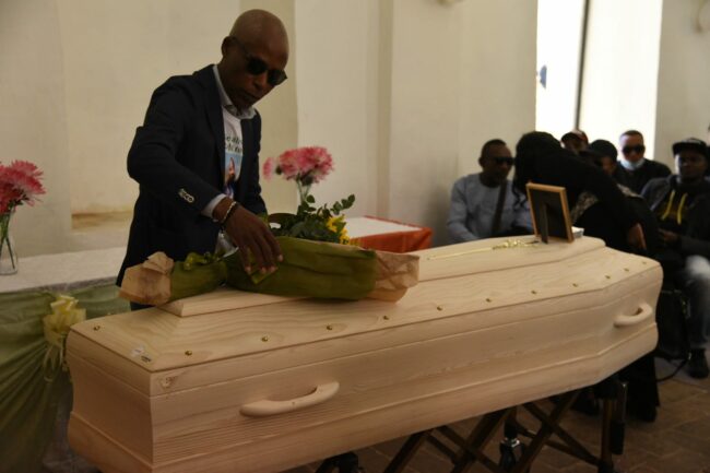 funerale-alika-ogorchukwu-8-650x433