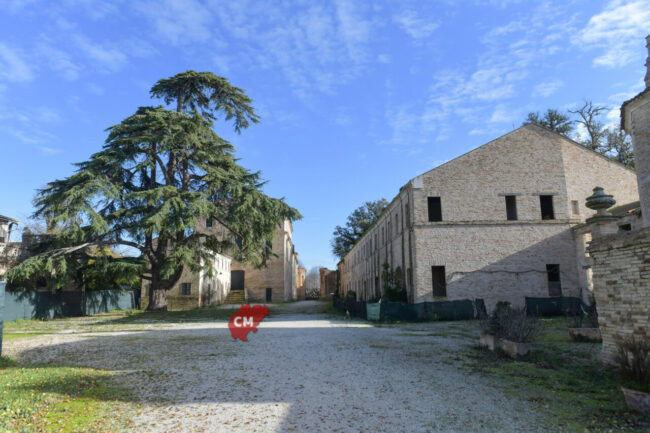 visita-ministro-gennaro-sangiuliano-villa-buonaccorsi-potenza-picena-FDM-2-650x433