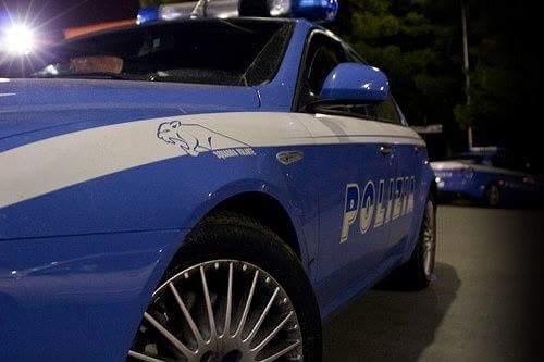 volante-polizia-notte.jpg