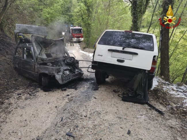 incendio-auto-sarnano