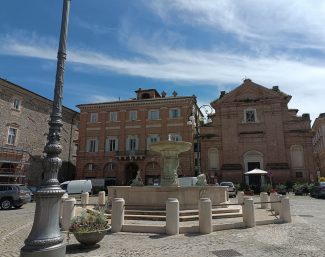 Piazza-Enrico-Mattei-Matelica-1-325x257