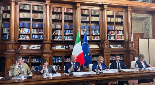 confe-stampa-rapporto-1-650x356