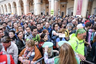 pellegrinaggio-macerata-loreto-2023-arrivo-a-loreto-FDM-20-325x217