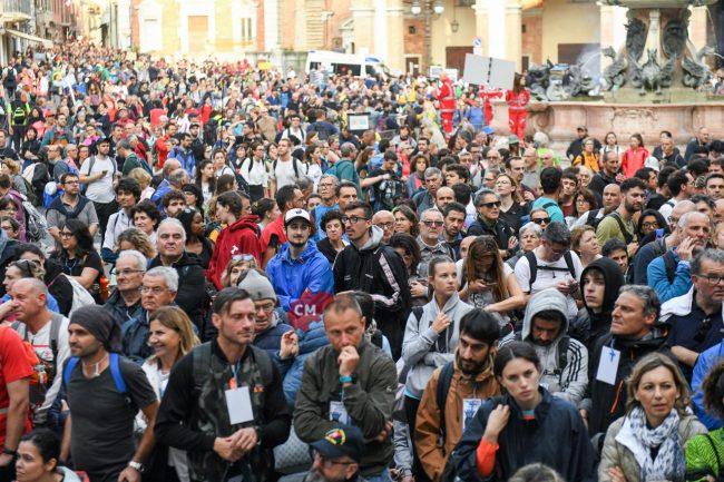 pellegrinaggio-macerata-loreto-2023-arrivo-a-loreto-FDM-22-650x433